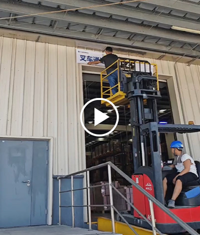 倉庫指示牌現場施工